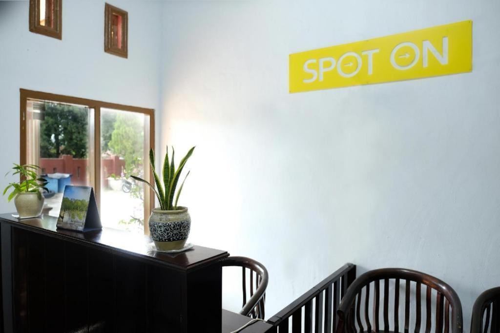 Oyo 2766 Kezia Kost Hotel Tanjung Pandan Ngoại thất bức ảnh